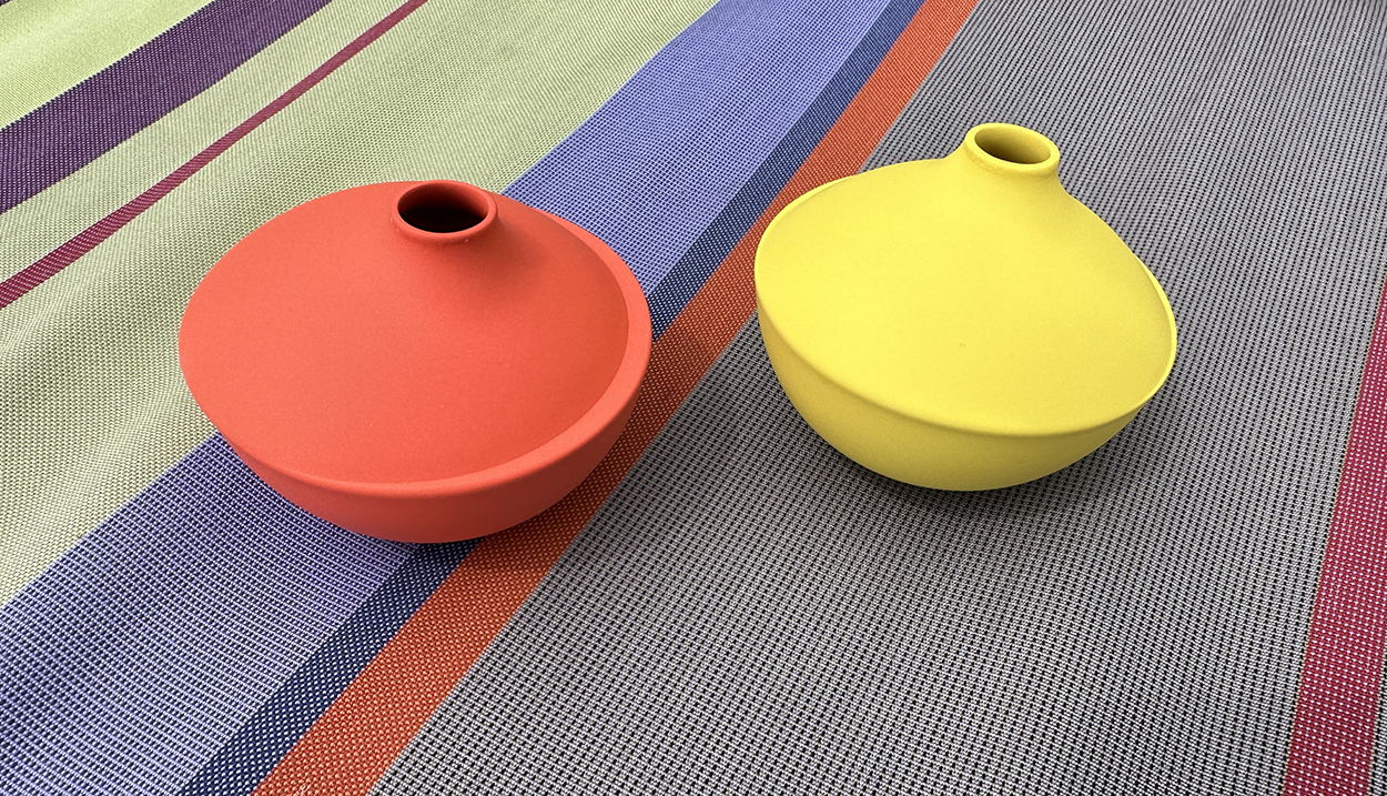 Objecten > Gekleurd porselein